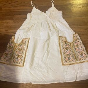 Anthropologie dress with embroidered pockets